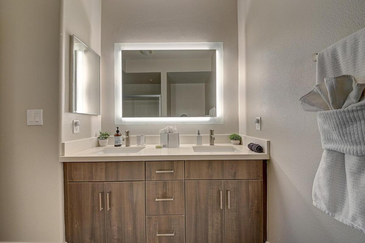 Aparthotel Sexy One Bedroom - Pool View & Parking
